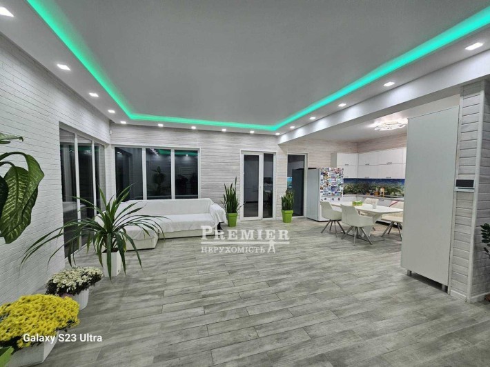 У продажу 2 - поверх. будинок в с. Молодіжне - фото 1