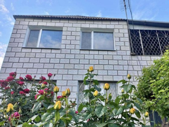 Капітальний Будинок Молодіжне. Центр Молодежное