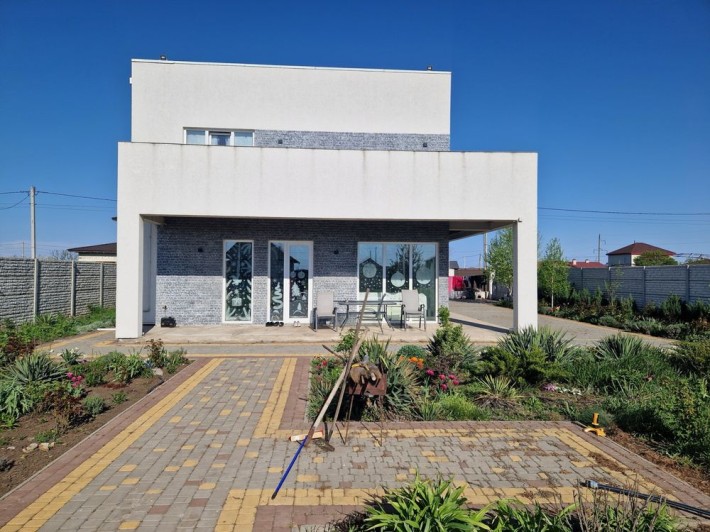 Новий двоповерховий будинок с. Молодіжне - фото 1