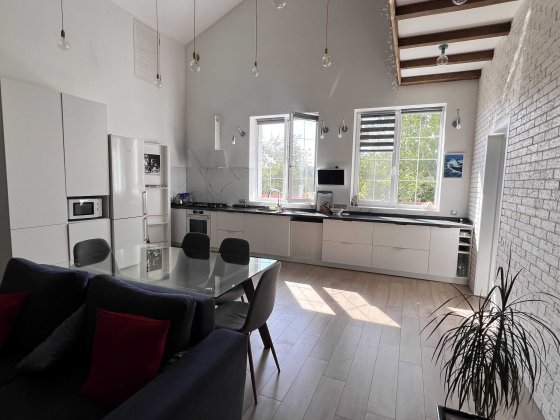 Продается современный и уютный дом в живописном селе Молодежное.