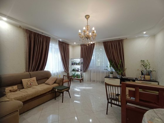 Продам гарний будинок с.Молодіжне поблизу м. Чорноморськ Молодежное