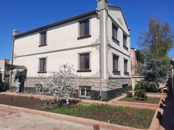 Продаем двоповерховий будинок  .