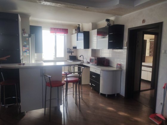 Просторный дом в центре села Красноселке -готов к комфортной жизни! Красноселка