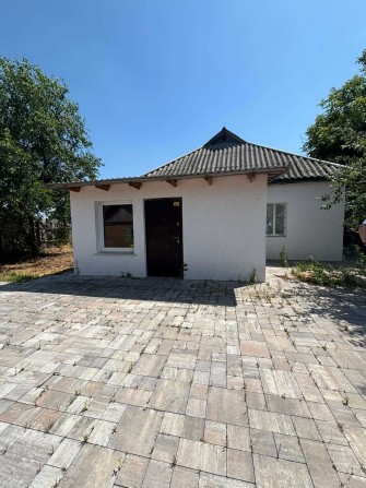 Будинок з новим ремонтом, меблями та ділянкою 40 соток, торг - фото 1