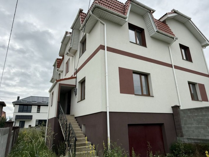 Продається котедж з гаражем - фото 1