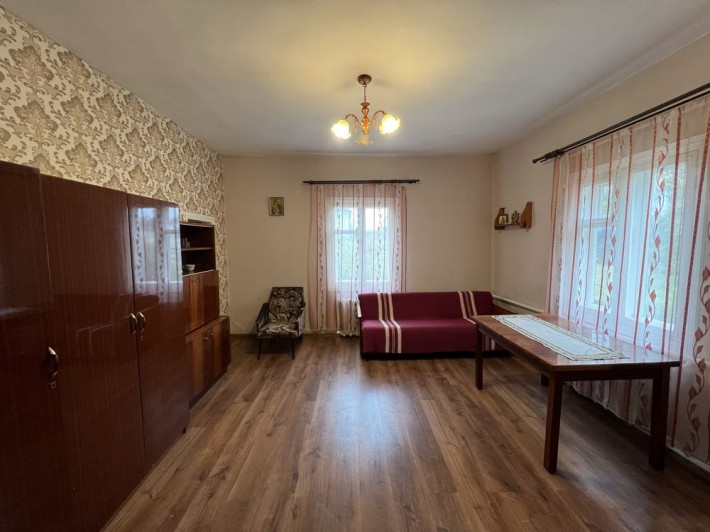 Продається частина будинку (квартира) м. Острог - фото 1