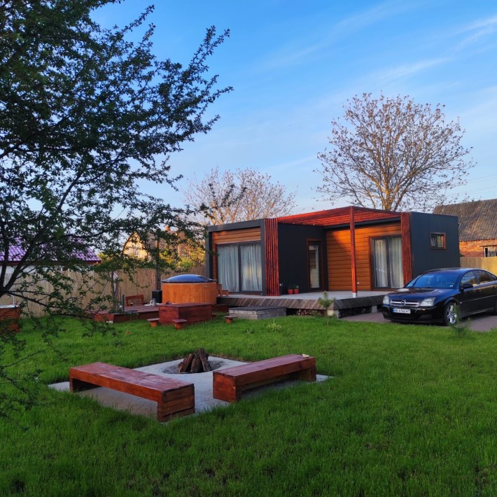 • Сучасна дача з чаном, поруч ліс - фото 1