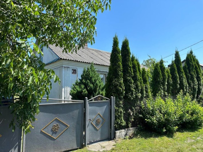 Продається будинок в м. Радивилові з ділянкою на 8,5 соток - фото 1