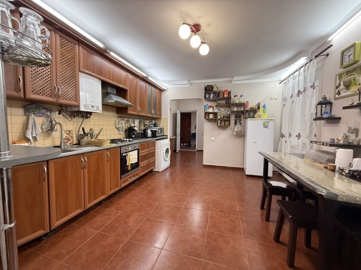 Продам хороший будинок з сонячними панелями - фото 1