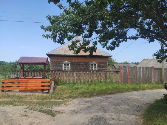 Продам будинок (під ремонт) з ділянкою 25 соток Кролевец