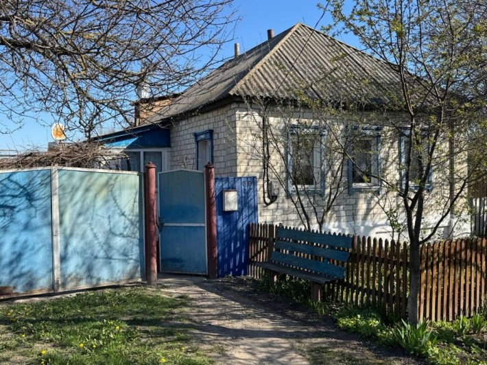 Продається будинов в центрі міста Буринь - фото 1