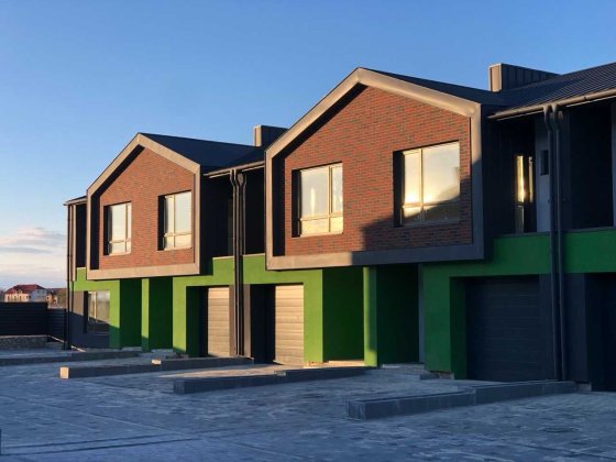 Продаж 2 поверхового таунхауса 120 кв. м, 3 кімнати Петриков