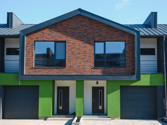 Продається котедж 120 кв. м, на вул. Зелена 15/1 з власною ділянкою Петриков