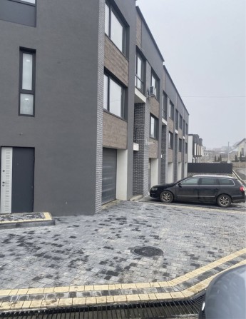 Продається котедж. Також є ділянка 10 сотих - фото 1