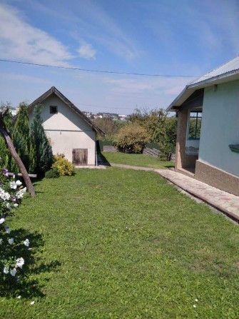 Будинок з великим подвірʼям та городом м. Зборів, Тернопільська обл. - фото 1