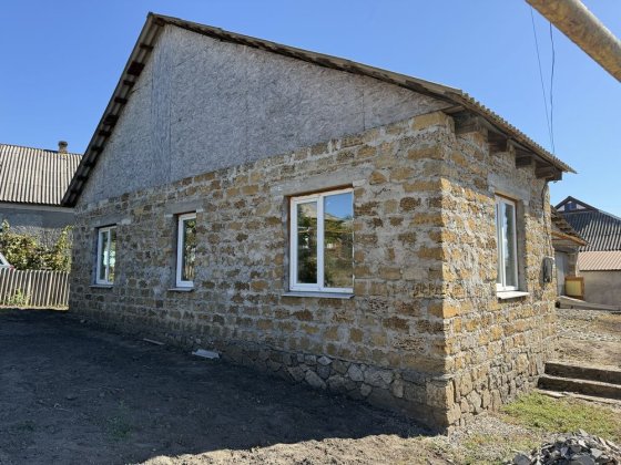 Продам просторий дім Первомайськ