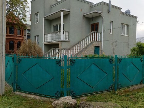 Продаж житлового будинку Волочиськ