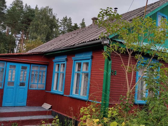 Продам будинок у Полонному в мальовничому місці біля лісу. Полонное