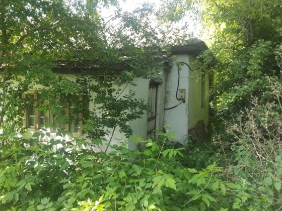 Продається пів будинку в центрі с.м.т.Віньківці по центральній вулиці Віньківці