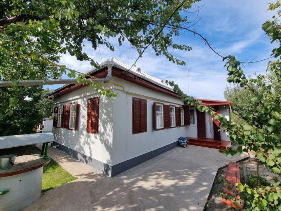 Продаж будинку в селі Білозірʼя Белозерье