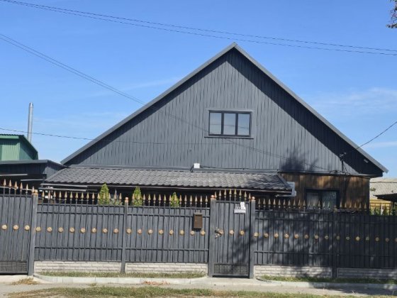 Продаж будинку, житло Мена