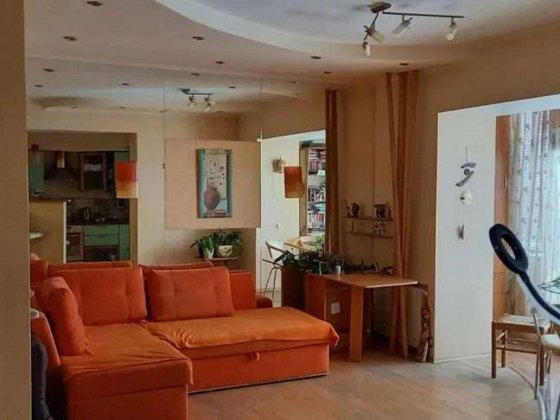 Продаж 2-кімнатної квартири по вул. Відпочинку, 10 Київ