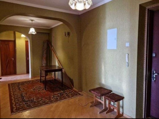 Продаж 3-к квартири  Харківське шосе, 11 Київ