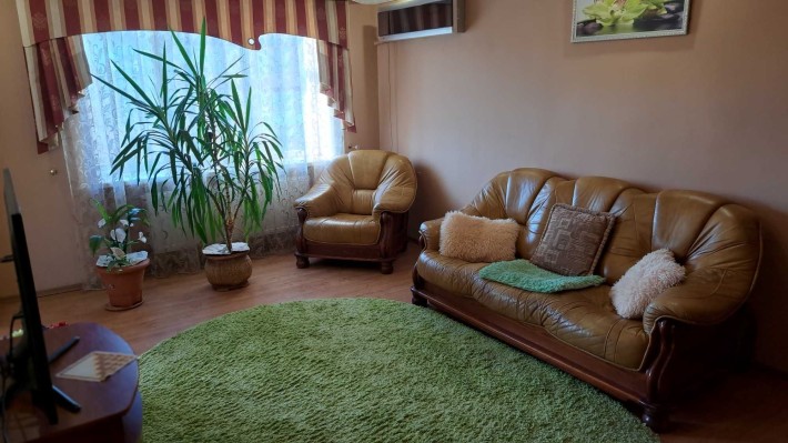 Довгострокова аренда 3х кімнатної квартири поруч з басейном Закарпаття - фото 1