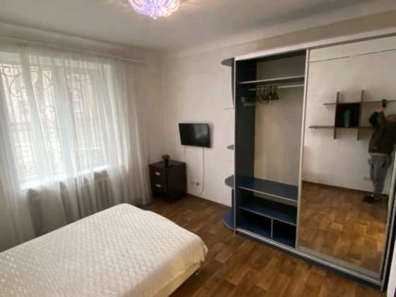 Сдам 2х к комнатную кв-ру 10000 Днепрострой Кам'янське