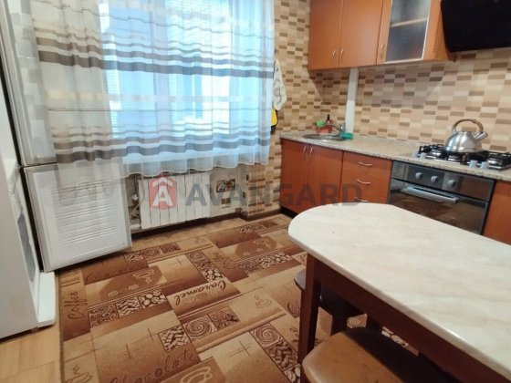 Здамо в оренду 4 кімнатну квартиру Кам'янське Каменское