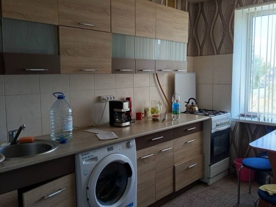 Сдается 2к квартира возле Семьи