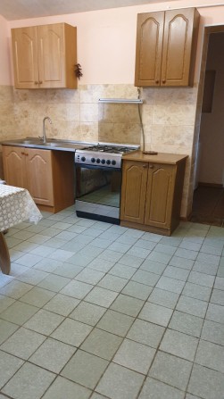 Сдам свою, чистую, уютную, двухкомнатную квартиру в центре города,. - фото 1