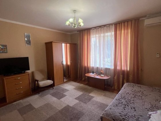 Сдам 1 кв длительно,  без выселения  летом Черноморск