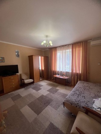 Сдам 1 кв длительно,  без выселения  летом - фото 1