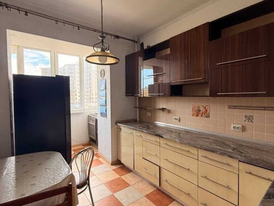 Сдам на год и более 3 комнатную квартиру в Аббо Чорноморськ