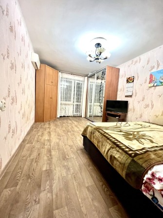 Сдам 1к к-ру длительно,БЕЗ выселения летом,р-н 6й школы - фото 1