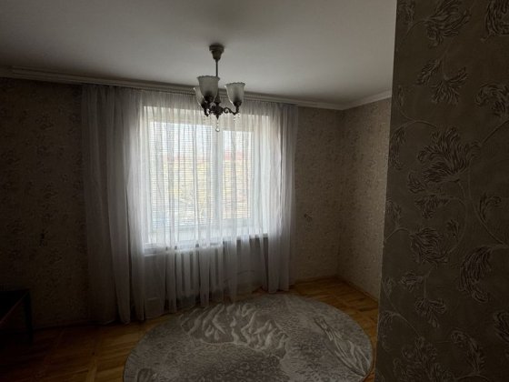 здається трикімнатна квартира Ковель