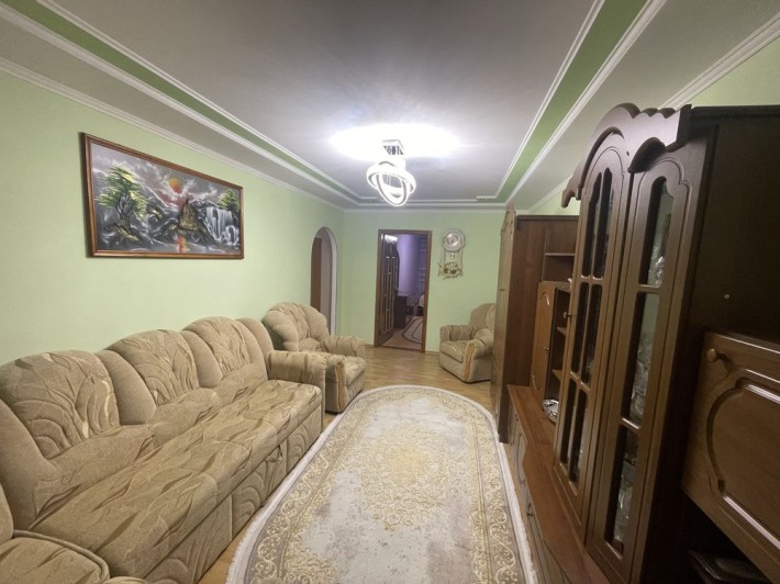 Здам трикімнатну квартиру в центрі міста - фото 1