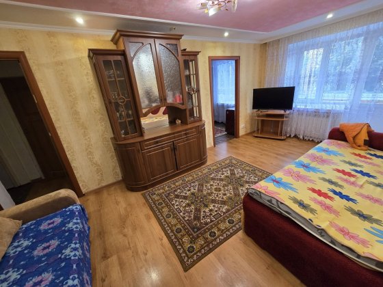 Здам простору, доглянуту 3-кімнатну квартиру на довготривалий термін! Каменец-Подольский