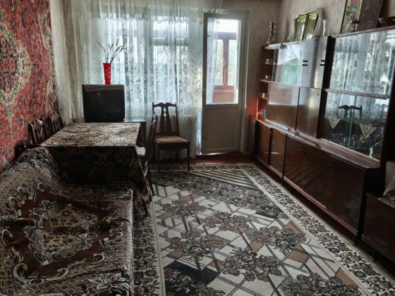 Здається квартира 2-х кімнатна центр Коростень