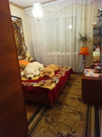 Сдам 3-х ком.кв. с жильцом - фото 1