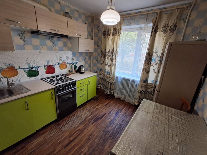 Аренда 3 ком.кв.ул.Быкова 4 р-н Лазурный - фото 1