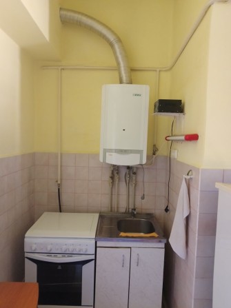 Здається 3 кімнатна квартира в центрі - фото 1