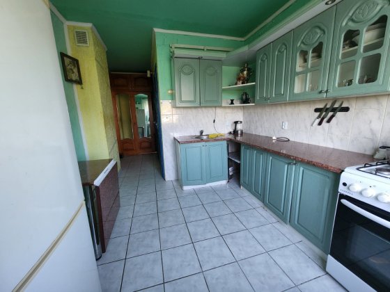 Здається двох кімнатна біля Алми. Мукачево