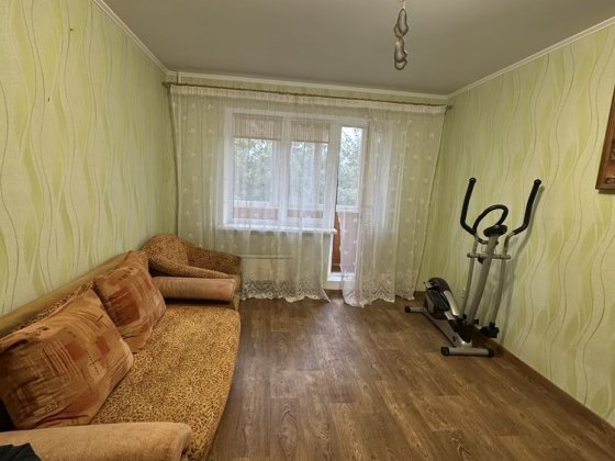 Здається 2 кімнатна Обухов