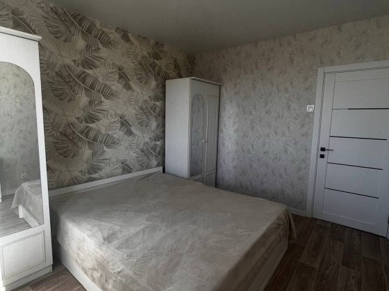 Здається 3-кімнатна квартира по вул. Комарова Умань