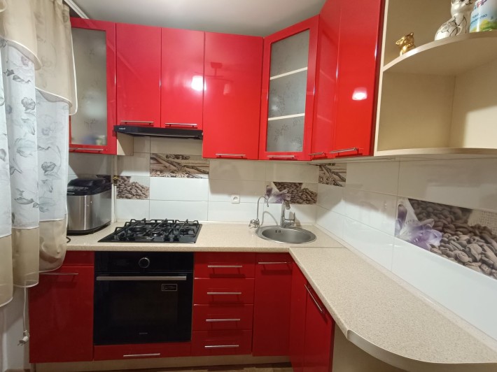 Здається 3-кімн. квартира р-н школи 14 з меблями та технікою - фото 1