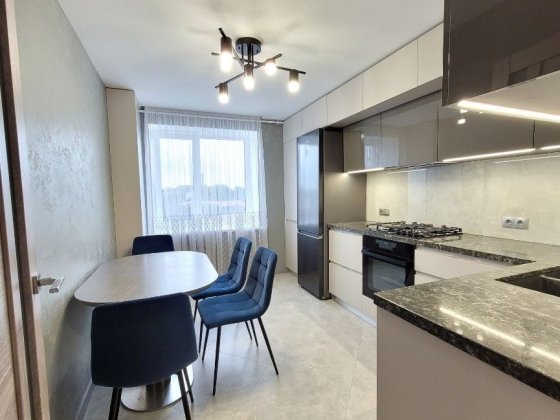 Пропонуємо вам Сучасну 3х кімнатну квартиру в новому будинку! Хмельницький