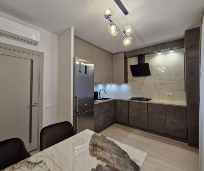 Здаю 2х кімнатну квартиру з хорошим ремонтом в новобудові! Перша Здача - фото 1