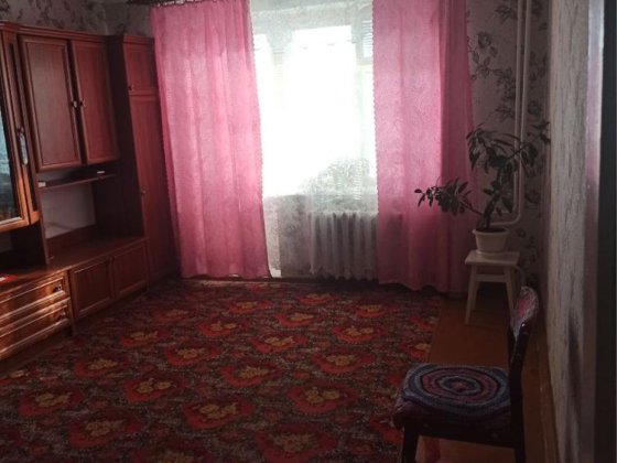 Продається  однокімнатна квартира в центрі міста.